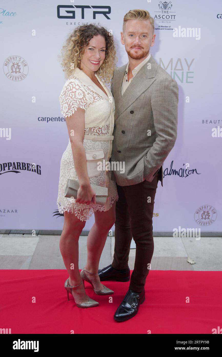 Mikey North et sa partenaire Rachel assistent à la première de Bolan's Shoes à FACT à Liverpool. Date de la photo : jeudi 14 septembre 2023. Banque D'Images