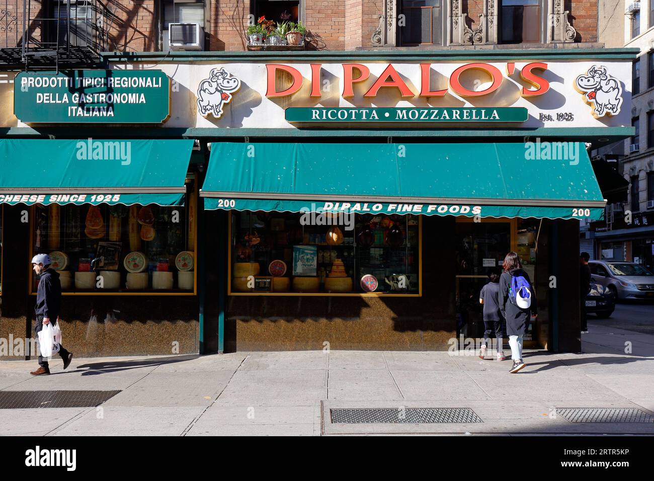 Di Palo's Fine Foods, 200 Grand St, New York. NYC vitrine d'une fromagerie italienne et épicerie dans Little Italy/Chinatown de Manhattan. Banque D'Images