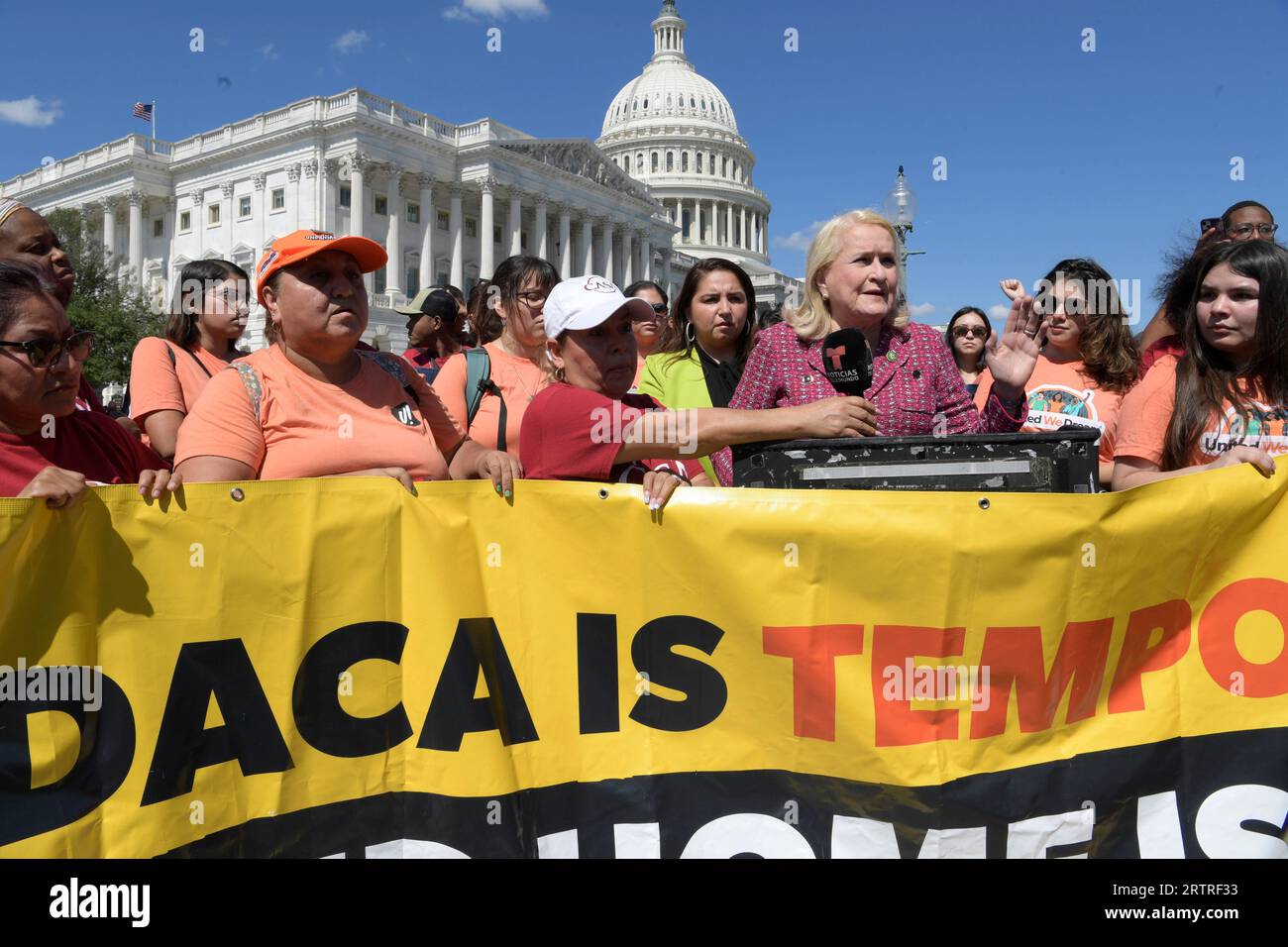 Washington, États-Unis. 14 septembre 2023. La représentante Sylvia Garcia (D-TX) parle de la décision de la DACA lors d'une conférence de presse, aujourd'hui le 14 septembre 2023 à House Triangle/Capitol Hill à Washington DC, États-Unis. (Photo de Lenin Nolly/Sipa USA) crédit : SIPA USA/Alamy Live News Banque D'Images