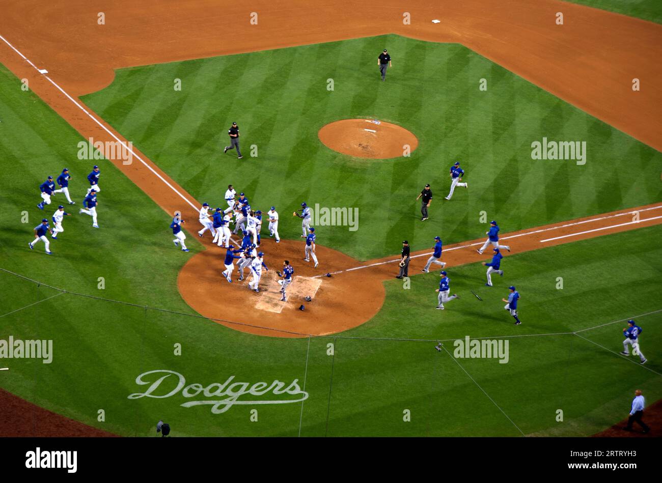 Une bagarre de dégagement de banc éclate pendant le match des Dodgers au Dodger Stadium Banque D'Images