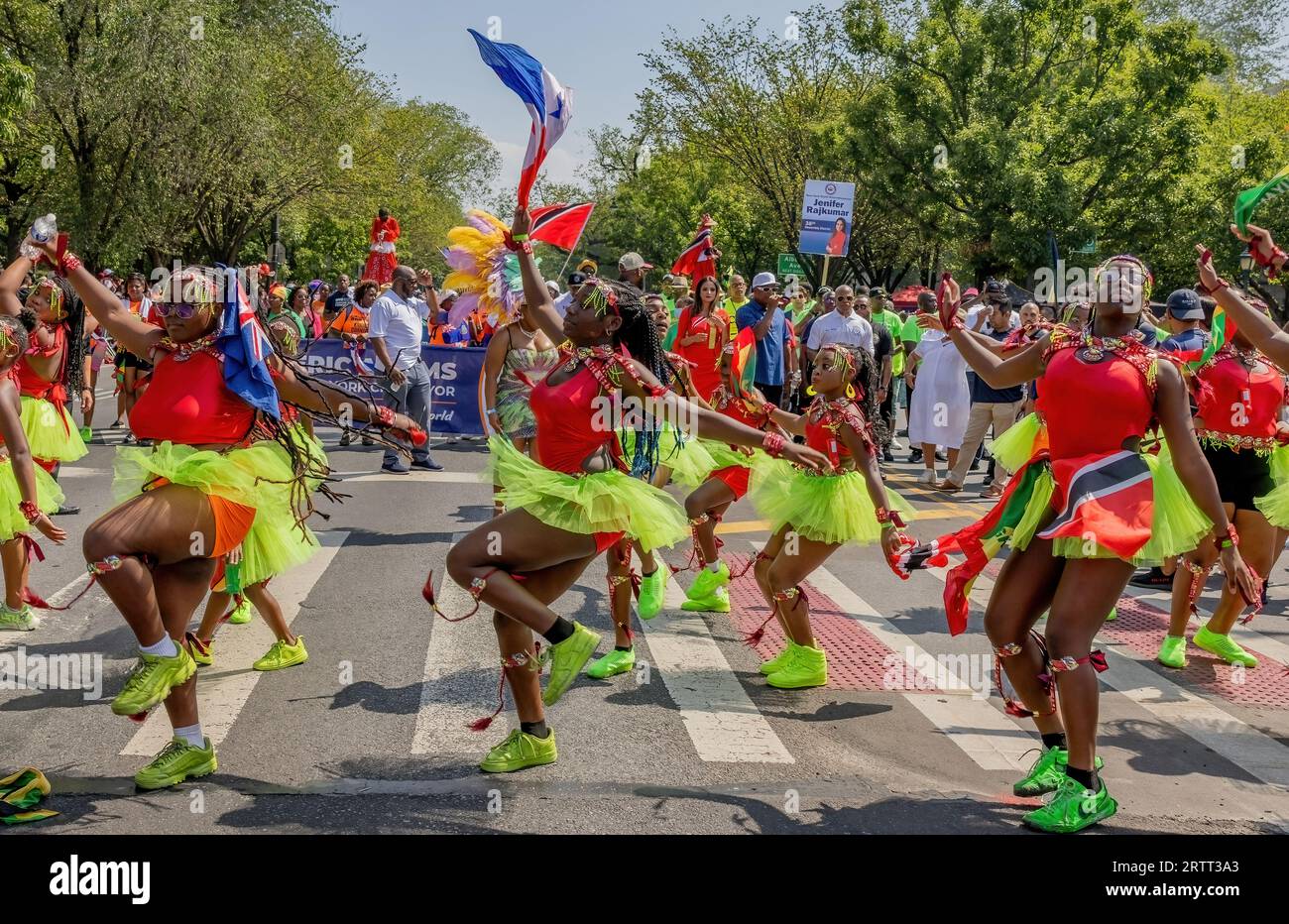 BROOKLYN, New York – 4 septembre 2023 : des danseurs se produisent lors de la West Indian Day Parade 2023 à Crown Heights. Banque D'Images