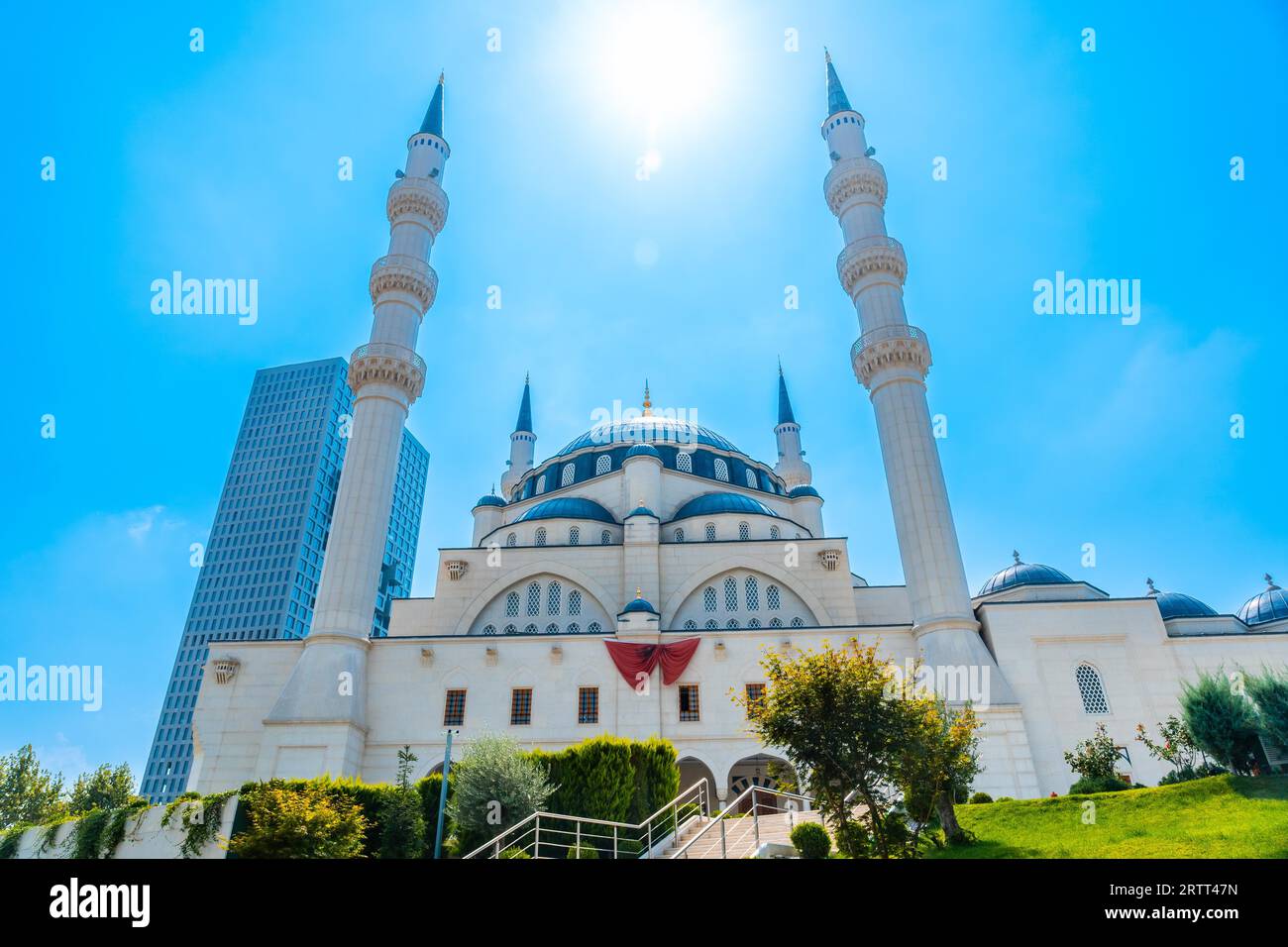 Le beau joyau de Namazgah Mosquée Tirana près de la place Skanderbeg à Tirana. Albanie Banque D'Images