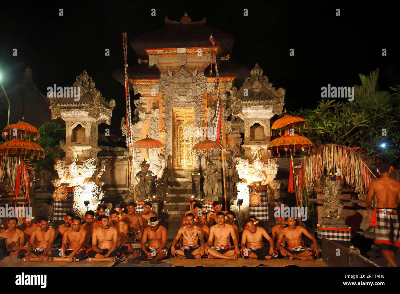 Spectacle de danse dans le temple, Bali, Indonésie Banque D'Images