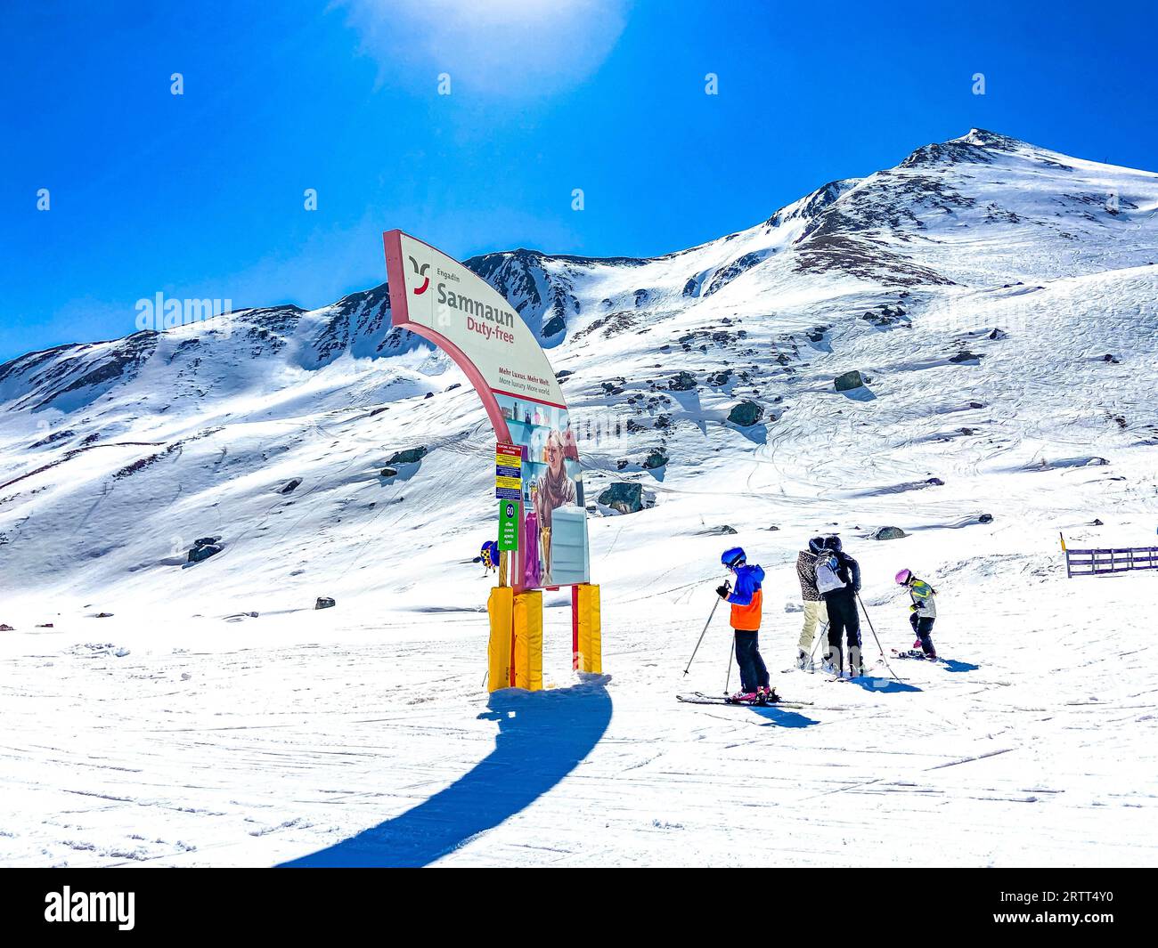 Publicité des droits de douane sur Alp Trida sur la piste de ski entre Ischgl et Samnaun, Tyrol Graubuenden Banque D'Images