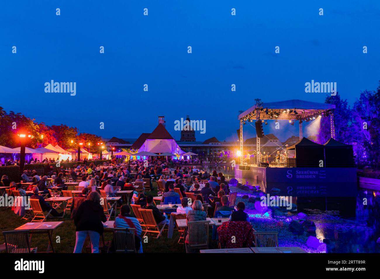 Le Seebuehne Dresden un nouveau lieu pour l'art, la culture et le plaisir. Sur le Seebuehne dans l'Ostra-Areal, l'emplacement exclusif, il y en avait quatre Banque D'Images