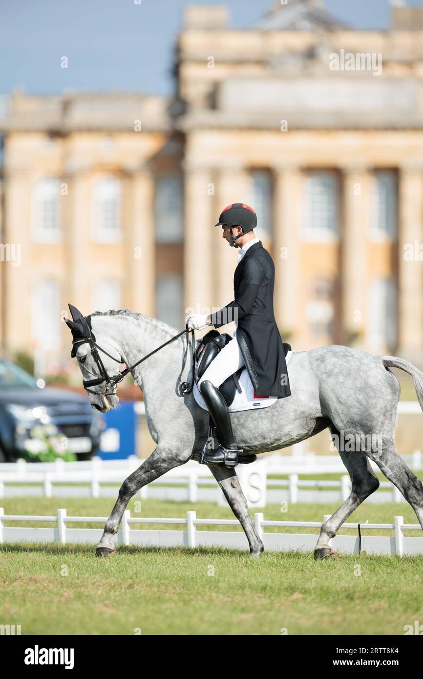 Alex Hua Tian de Chine avec Monbeg Just Blue lors du test de dressage au Blenheim Palace International Horse Trials le 14 septembre 2023, Royaume-Uni (photo de Maxime David/MXIMD Pictures - mximd.com) Banque D'Images