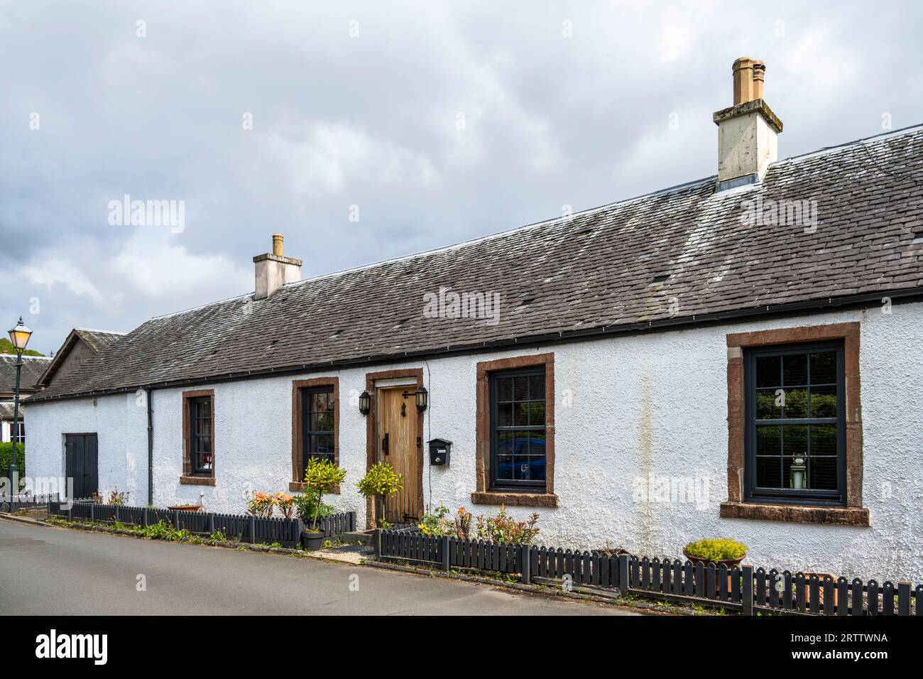 Traiditional maison blanche cottage à Luss Ecosse Banque D'Images