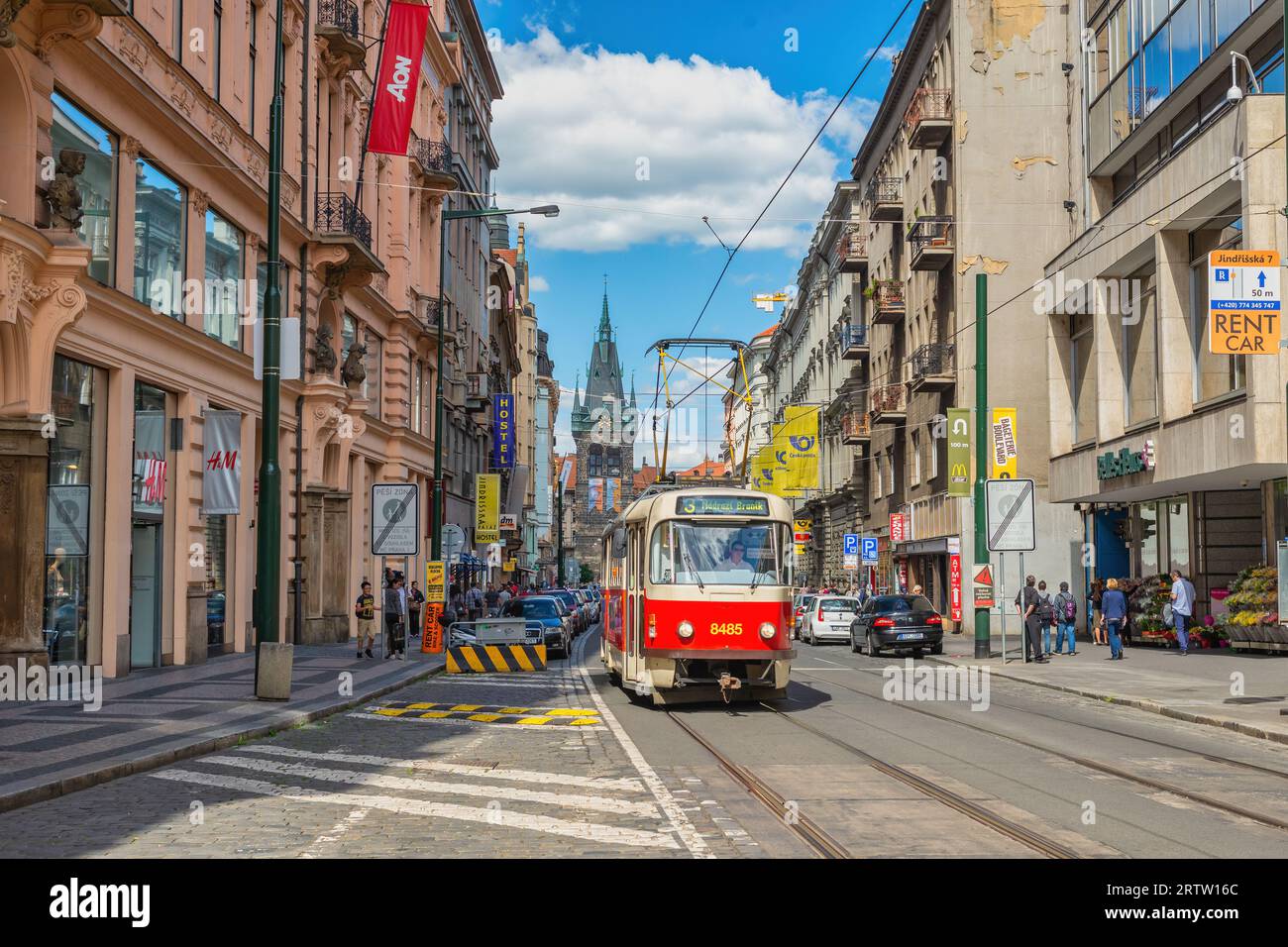 Prague République tchèque - 28 juin 2015 : Prague République tchèque, Tram près de la place de la vieille ville de Prague, Tchéquie Banque D'Images