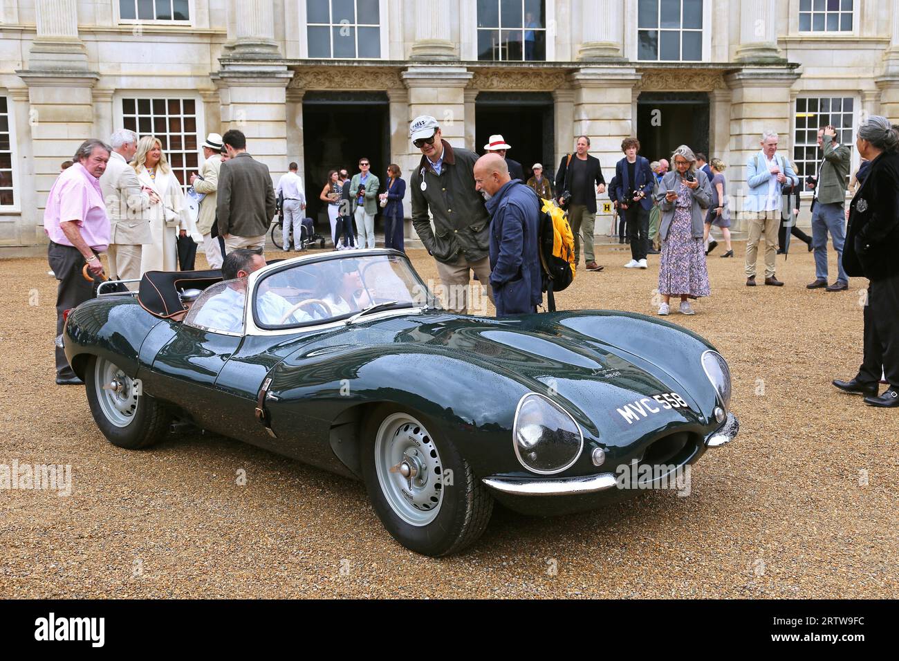 Jaguar XKSS (1956)(vainqueur de la décennie : années 1950), Concours of Elegance 2023, Hampton court Palace, Londres, Royaume-Uni, Europe Banque D'Images