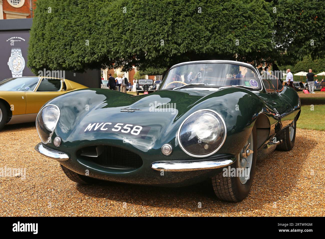 Jaguar XKSS (1956)(vainqueur de la décennie : années 1950), Concours of Elegance 2023, Hampton court Palace, Londres, Royaume-Uni, Europe Banque D'Images