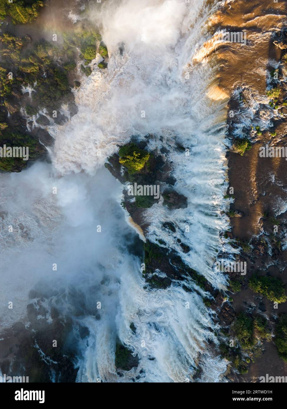 Belle vue aérienne à l'immense ensemble de cascades et la forêt atlantique Banque D'Images