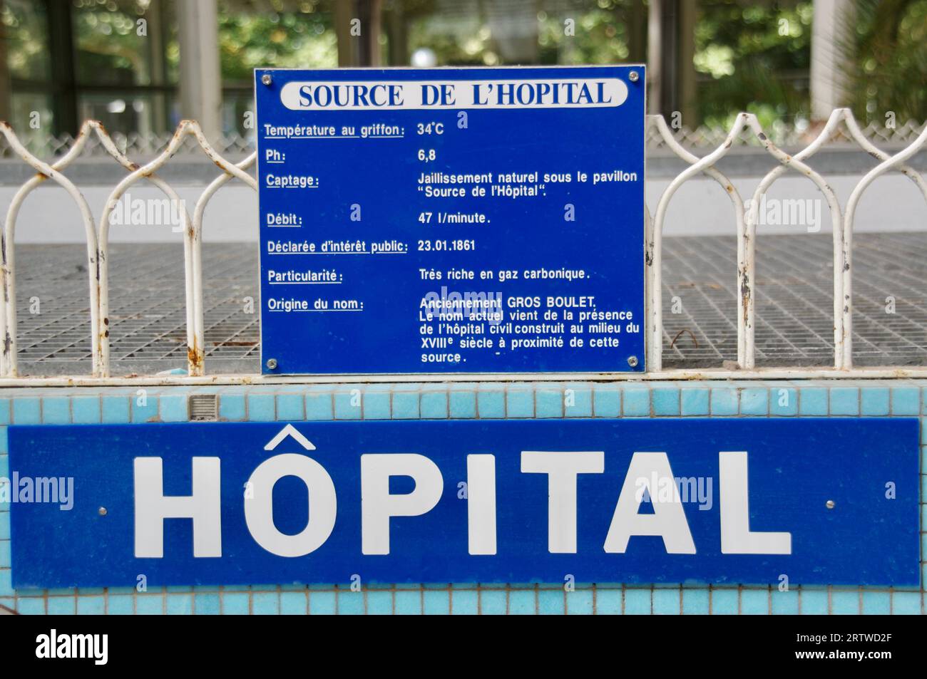 Approvisionnement en eau de Vichy à Source de l'Hôpital. Vichy, France. Banque D'Images