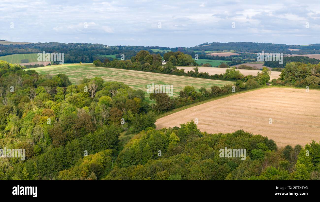 Paysage aérien de la campagne près du village de West Compton dans le West Sussex. Centré sur Telegraph Hill où la marine avait une station. Banque D'Images