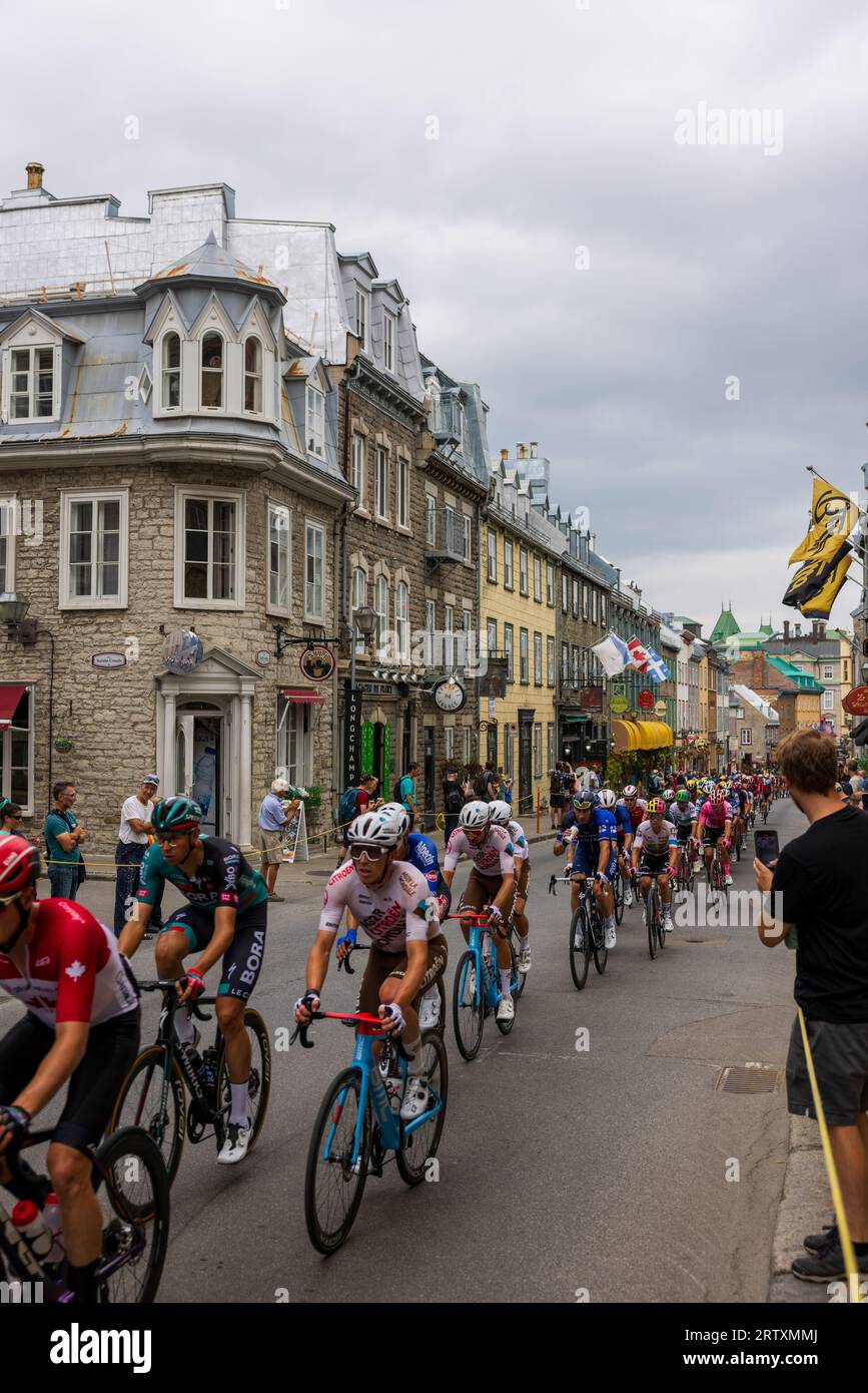 Le GRAND PRIX CYCLISTE DE QUÉBEC 2023 se déroule dans les rues de la vieille ville. Banque D'Images