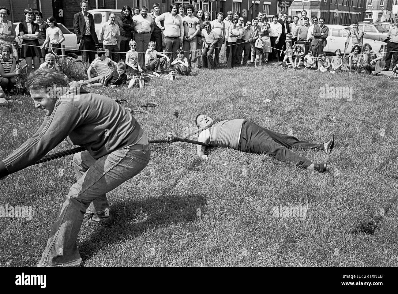 Bank Holiday Tug of war competition, Pill, Newport, 1978 Banque D'Images