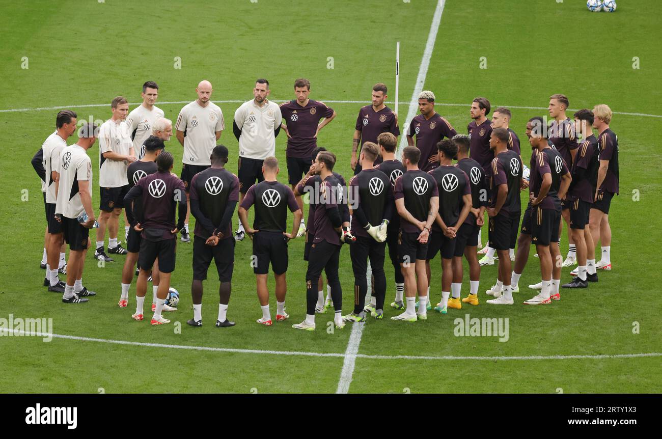 Dortmund, Deutschland. 11 septembre 2023. Firo : 11 septembre 2023 football, soccer, saison 2023/2024 équipe nationale masculine d'Allemagne entraînement, entraîneur national intérimaire Rudi Voller dans le discours du cercle des joueurs crédit : dpa / Alamy Live News Banque D'Images