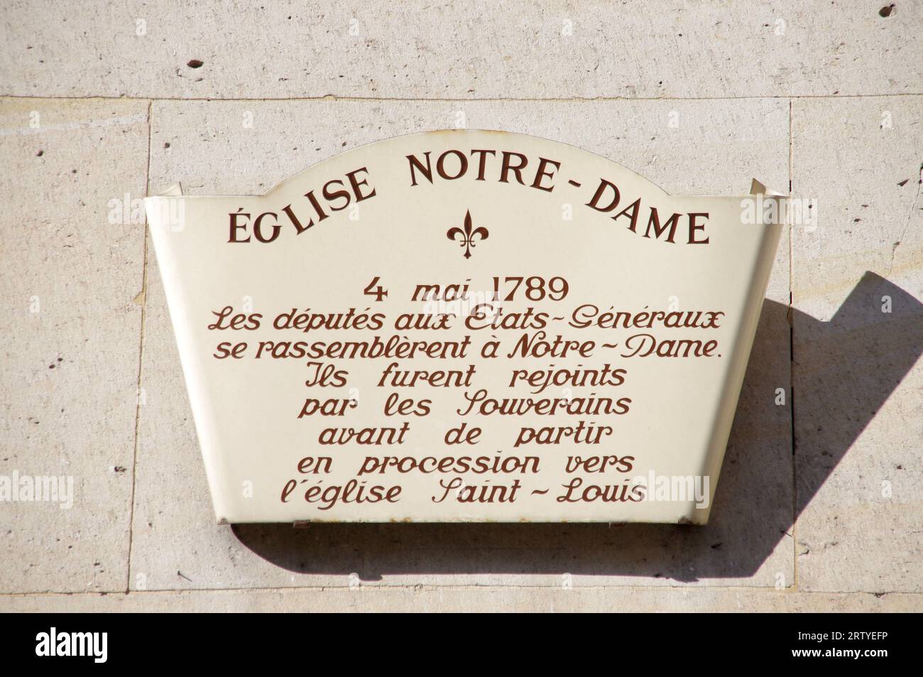 La plaque à l'extérieur de l'église notre-Dame, 1686. Versailles, France. Banque D'Images