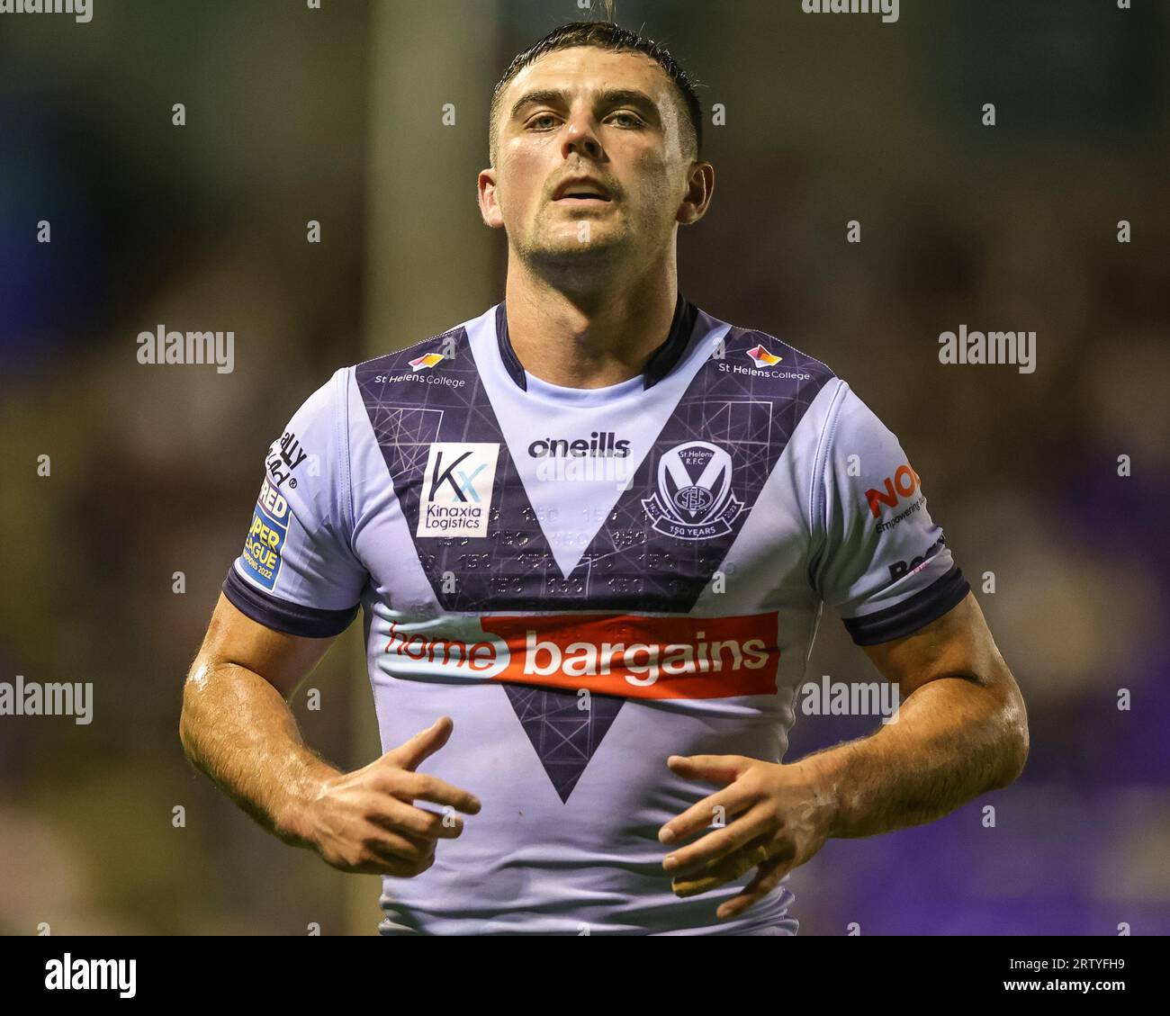 Warrington, Royaume-Uni. 15 septembre 2023. Lewis Dodd #7 de St Helens lors du match Betfred Super League Round 26 Warrington Wolves vs St Helens au Halliwell Jones Stadium, Warrington, Royaume-Uni, le 15 septembre 2023 (photo de Mark Cosgrove/News Images) à Warrington, Royaume-Uni le 9/15/2023. (Photo de Mark Cosgrove/News Images/Sipa USA) crédit : SIPA USA/Alamy Live News Banque D'Images