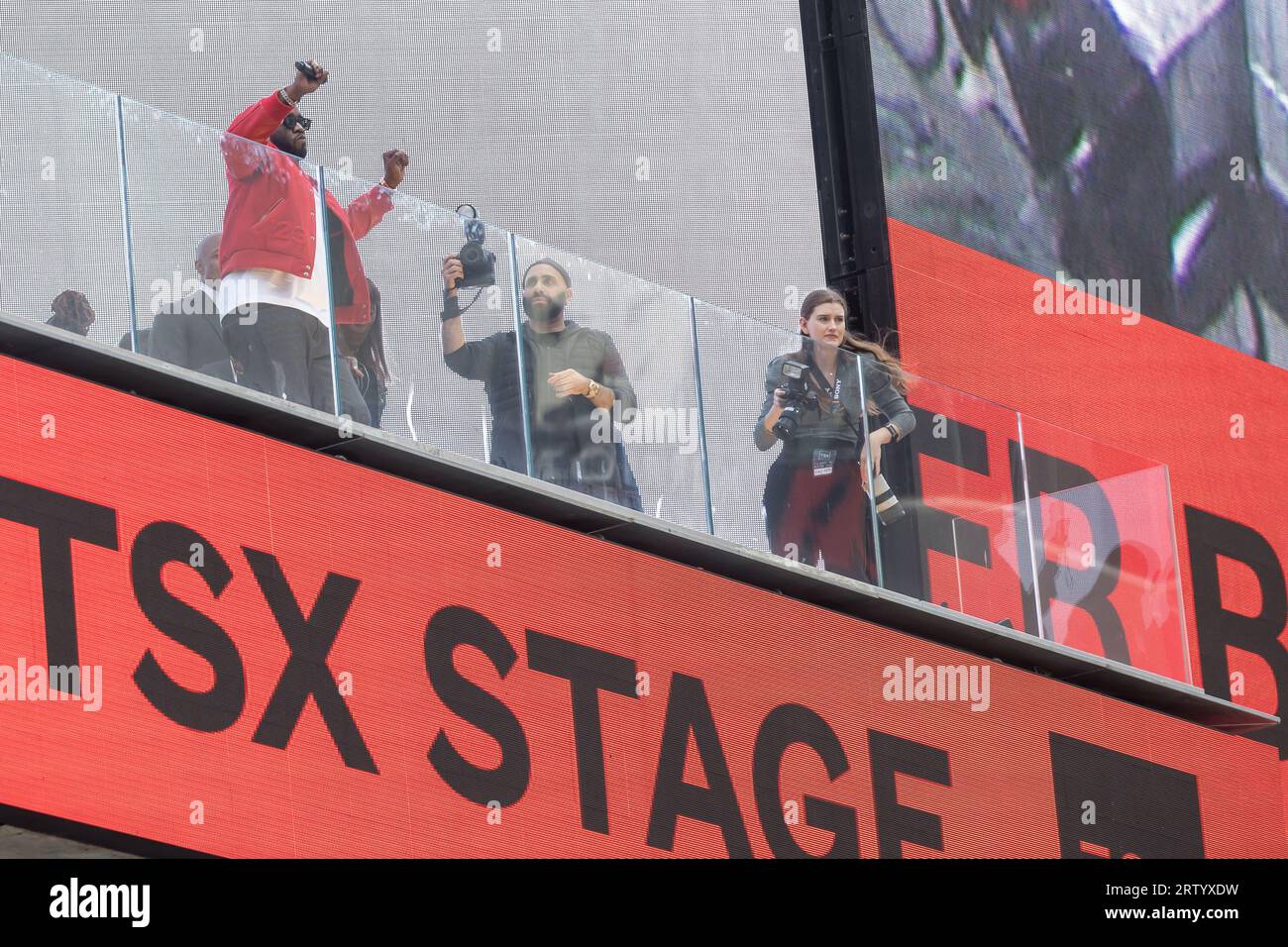 Le maire Adams présente Sean 'Diddy' Combs avec les clés de la ville, New York, États-Unis. 15 septembre 2023. Crédit : Brazil photo Press/Alamy Live News Banque D'Images
