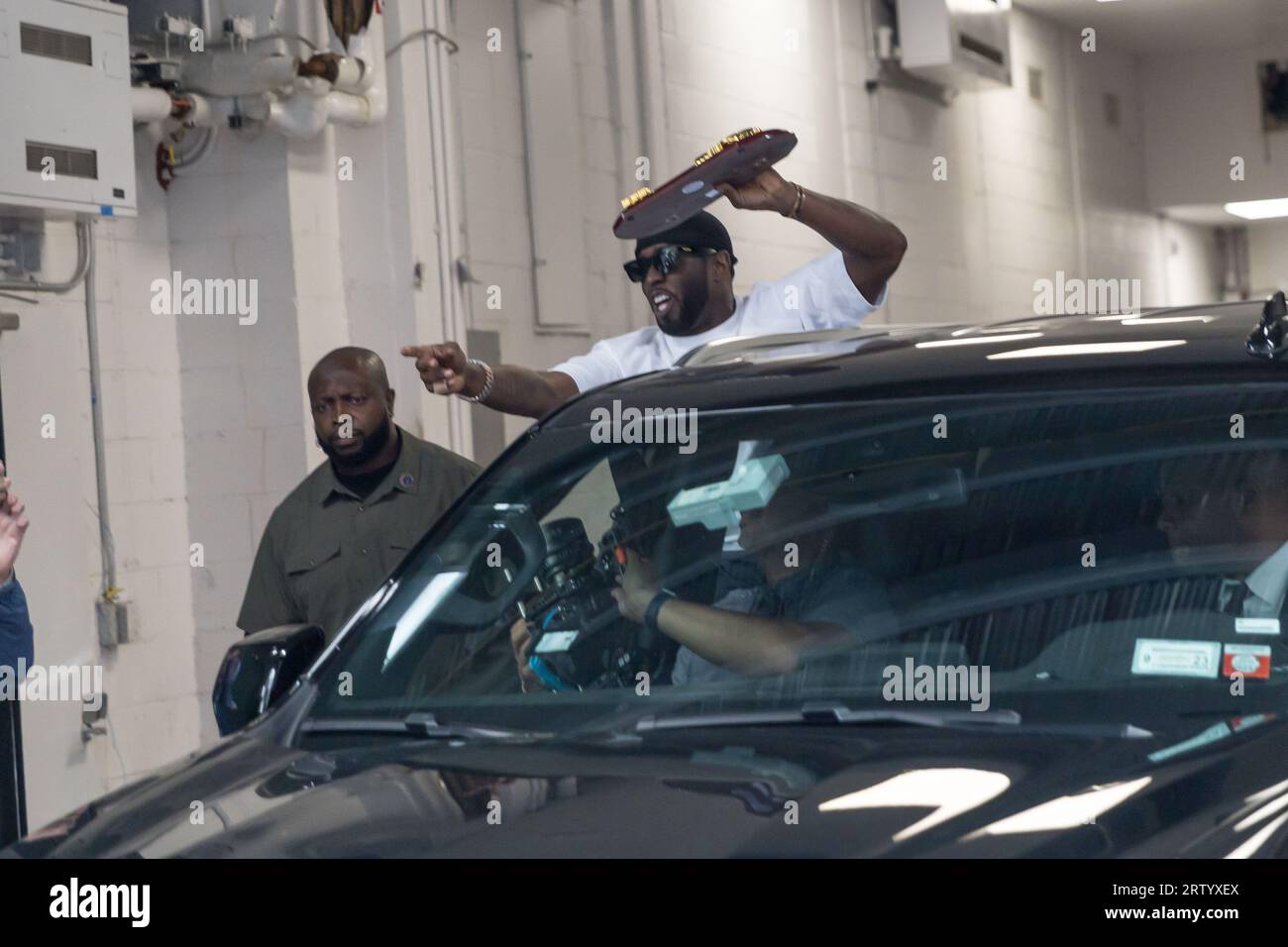 Le maire Adams présente Sean 'Diddy' Combs avec les clés de la ville, New York, États-Unis. 15 septembre 2023. Crédit : Brazil photo Press/Alamy Live News Banque D'Images