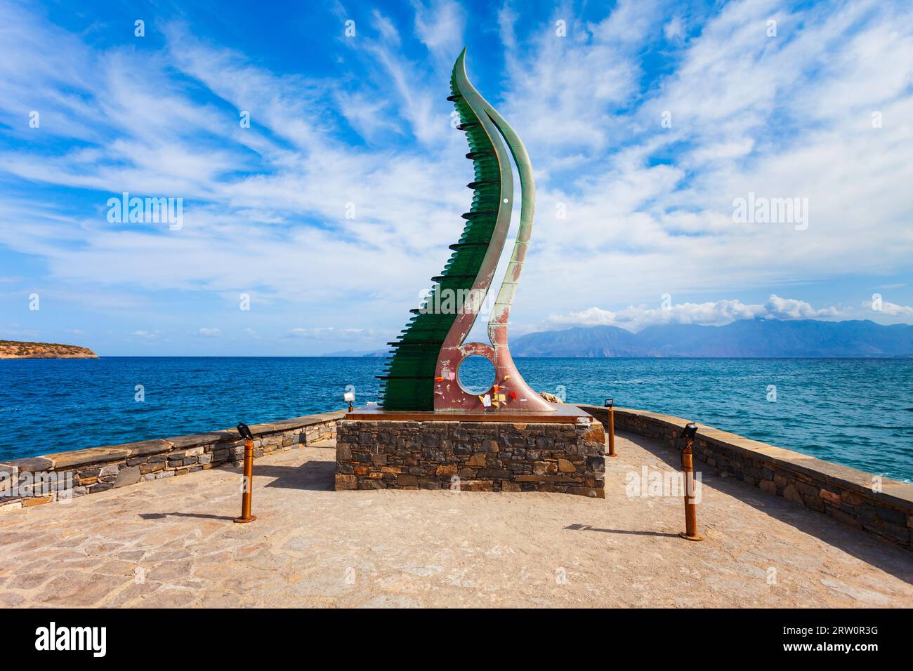 Agios Nikolaos, Grèce - 25 octobre 2021: Corne d'Amalthea ou Cornucopia, un symbole éternel d'abondance à Agios, Hagios ou Aghios Nikolaos, a c Banque D'Images