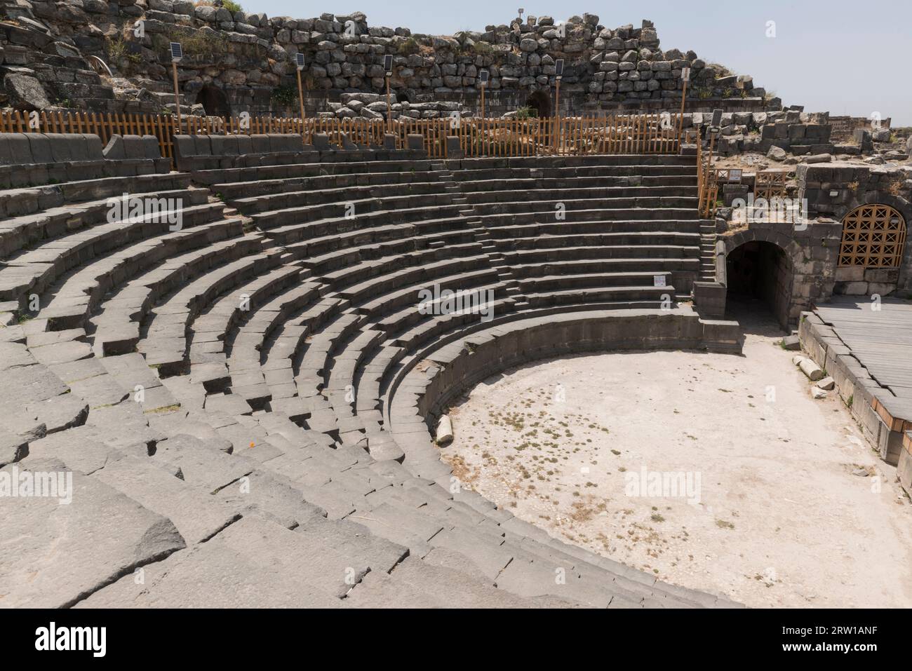 Amphithéâtre dans l'ancienne ville de Gadara. Umm Qais, Jordanie. Banque D'Images