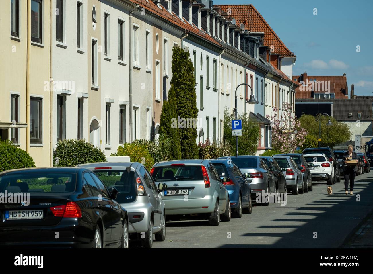 19.04.2023, Allemagne, Brême, Brême - lotissement mitoyen Euckenstrasse dans le quartier de Neustadt, probablement des années 1930 00A230419D174CAROEX.JPG [MODÈLE R Banque D'Images