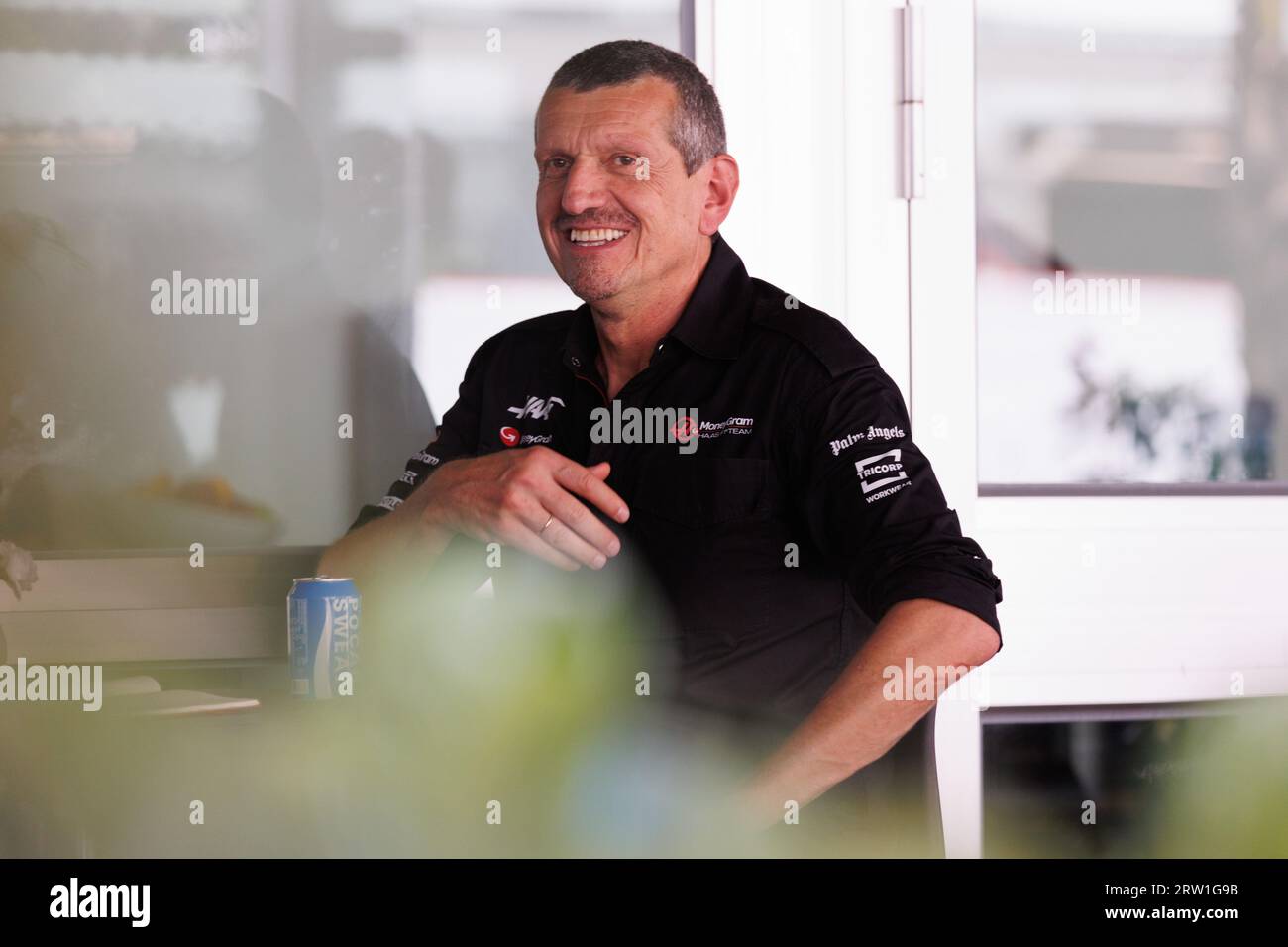 Singapour, Singapour. 16 septembre 2023. Guenther Steiner, directeur de l'équipe Haas, dans le paddock avant les essais finaux pour le Grand Prix de F1 de Singapour sur le circuit Marina Bay Street. Crédit : SOPA Images Limited/Alamy Live News Banque D'Images