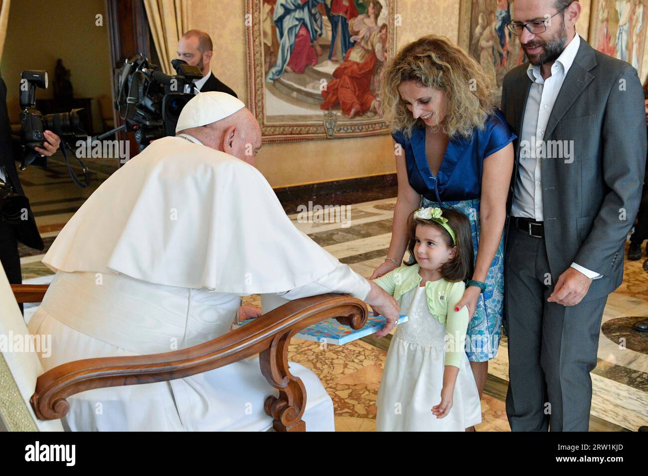 Vatican, Vatican. 16 septembre 2023. Italie, Rome, Vatican, 2023/9/16. Le Pape François reçoit les participants du « Concours de Noël » en audience privée au Vatican. Photographie par Vatican Media / Catholic Press crédit photo : Agence photo indépendante / Alamy Live News Banque D'Images