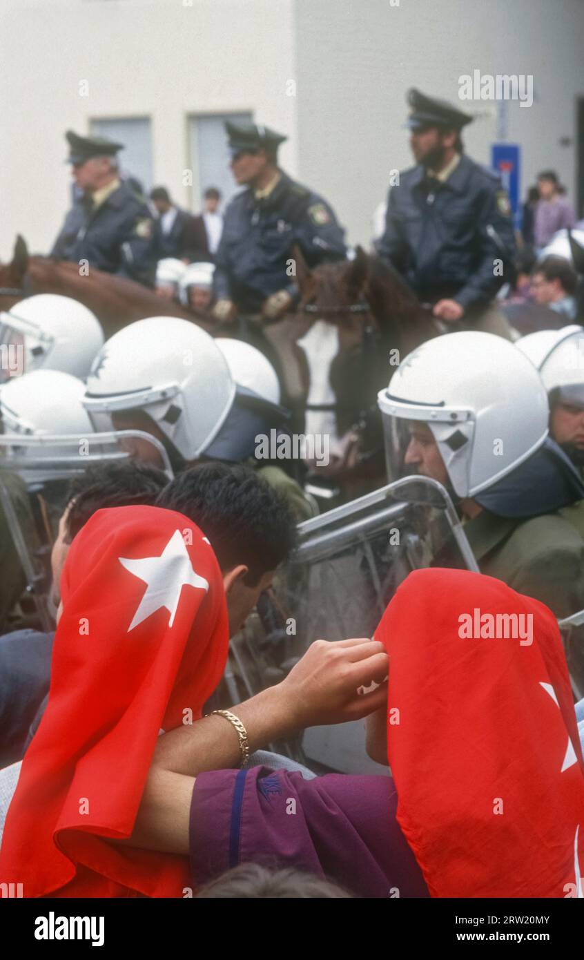 03.06.1993, Allemagne, Rhénanie du Nord-Westphalie, Koeln - manifestation pour les victimes de l'incendie criminel à Solingen (29.5,1993). Le 29.05.1993, cinq WO Banque D'Images