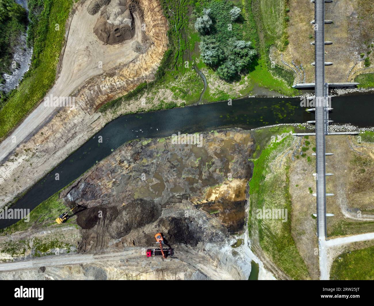 06.07.2023, Allemagne, Rhénanie du Nord-Westphalie, Dortmund / Castrop-Rauxel - renaturation de l'Emscher, bassin de rétention des inondations HRB Mengede. Un nouveau floodpl Banque D'Images