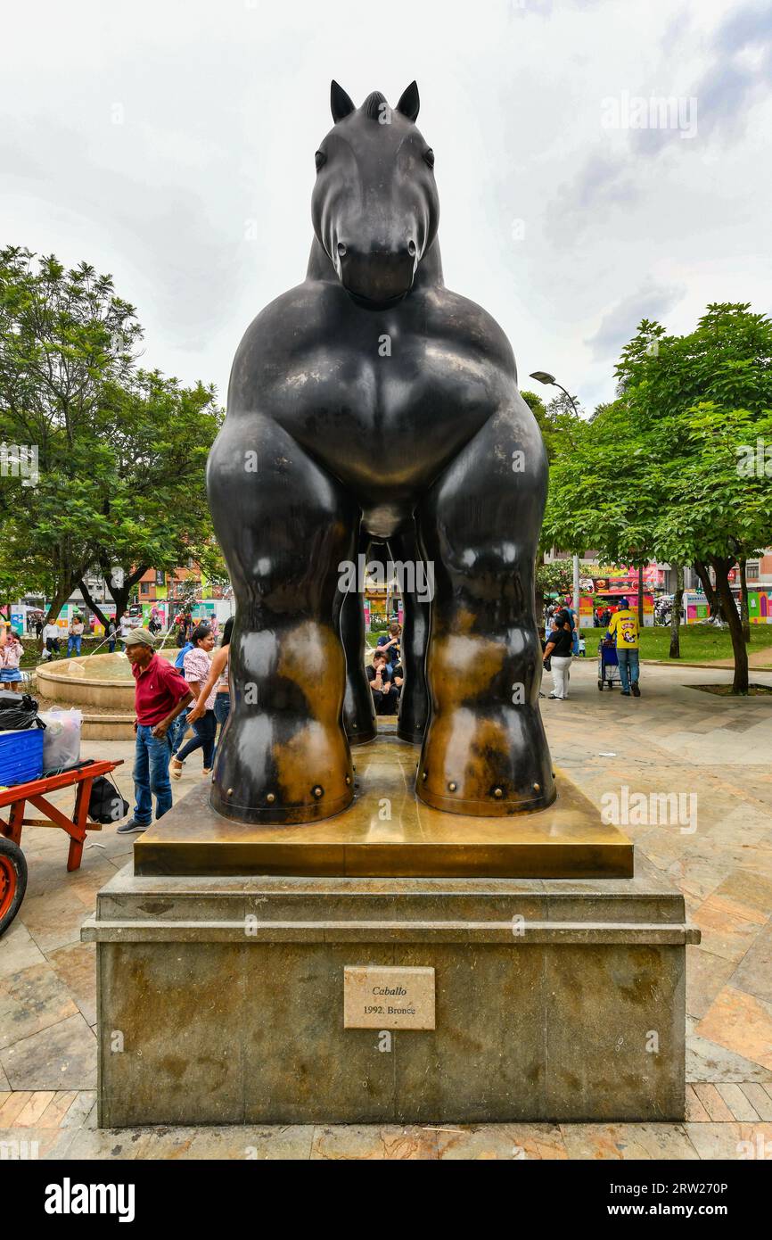 Medellin, Colombie - 14 avril 2022 : statue sur la Plaza Botero, nommée d'après le célèbre artiste de Medellin, Colombie. Banque D'Images