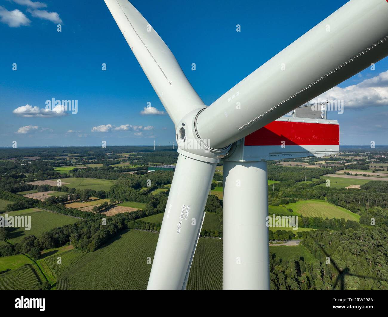 21.08.2023, Allemagne, Rhénanie du Nord-Westphalie, Dorsten - Nouvelle construction d'une éolienne. Parc éolien grosse Heide. 00X230821D009CAROEX.JPG [MODÈLE RELE Banque D'Images