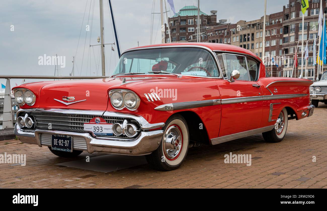 Lelystad, pays-Bas, 18.06.2023, vue de face de la rétro Chevrolet Impala de 1958 lors de la Journée nationale Oldtimer Banque D'Images