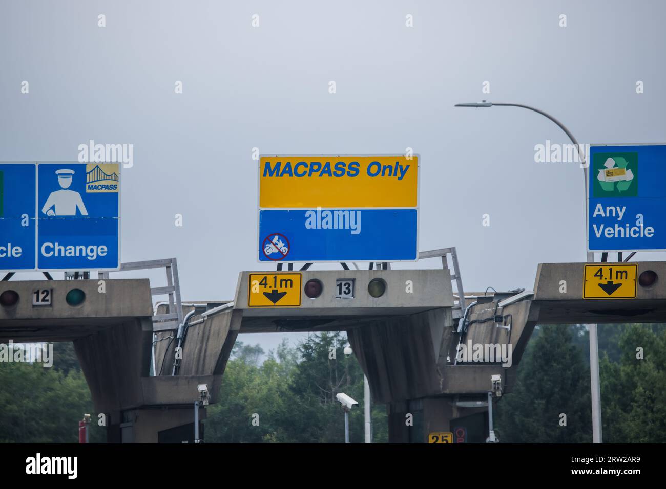 MACPASS sur la bannière au péage Plaza. MAC PASS est un système de péage électronique pour les ponts du port de Halifax HHB et Cobequid Pass pour traverser le pont de la Confédération Banque D'Images