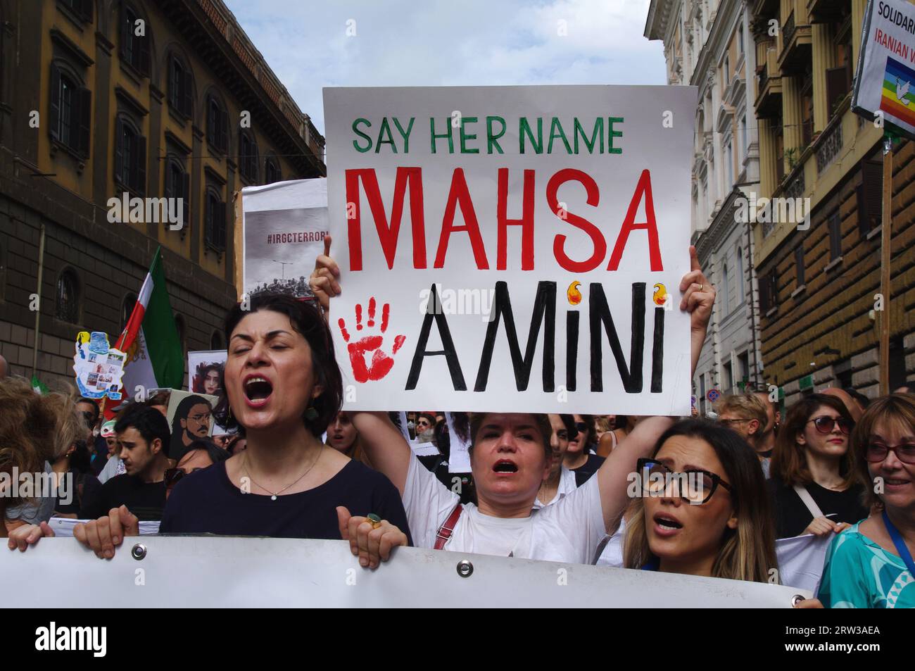 Rome, Italie. 16 septembre 2023. Les activistes iraniens célèbrent un an après la mort de Mahsa Amini, Rome, Italie, septembre 16 2023. Amini, 22 ans, est décédé le 16 2022 septembre à Téhéran alors qu’il était détenu par la police des mœurs. (Photo Elisa Gestri/Sipa USA) crédit : SIPA USA/Alamy Live News Banque D'Images