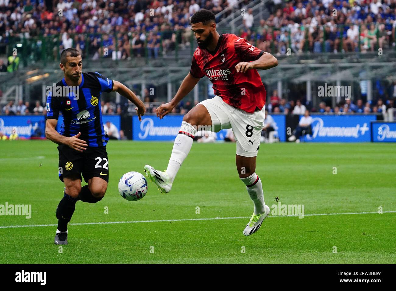 Milan, Italie. 16 septembre 2023. Ruben Loftus-Cheek (AC Milan) lors du championnat italien de Serie A match de football entre le FC Internazionale et l'AC Milan le 16 septembre 2023 au stade Giuseppe Meazza de Milan. Crédit : Luca Rossini/E-Mage/Alamy Live News Banque D'Images