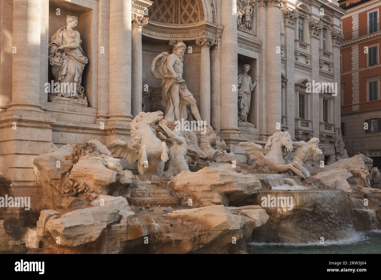 L'emblématique fontaine baroque de Trevi du 18e siècle à Rome, en Italie. Banque D'Images