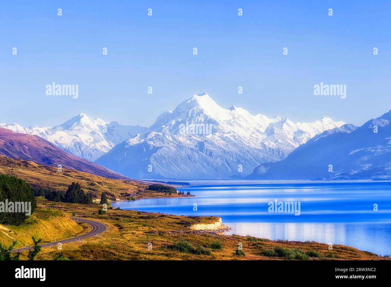 Mt Cook sur le lac Pukaki en Nouvelle-Zélande Banque D'Images
