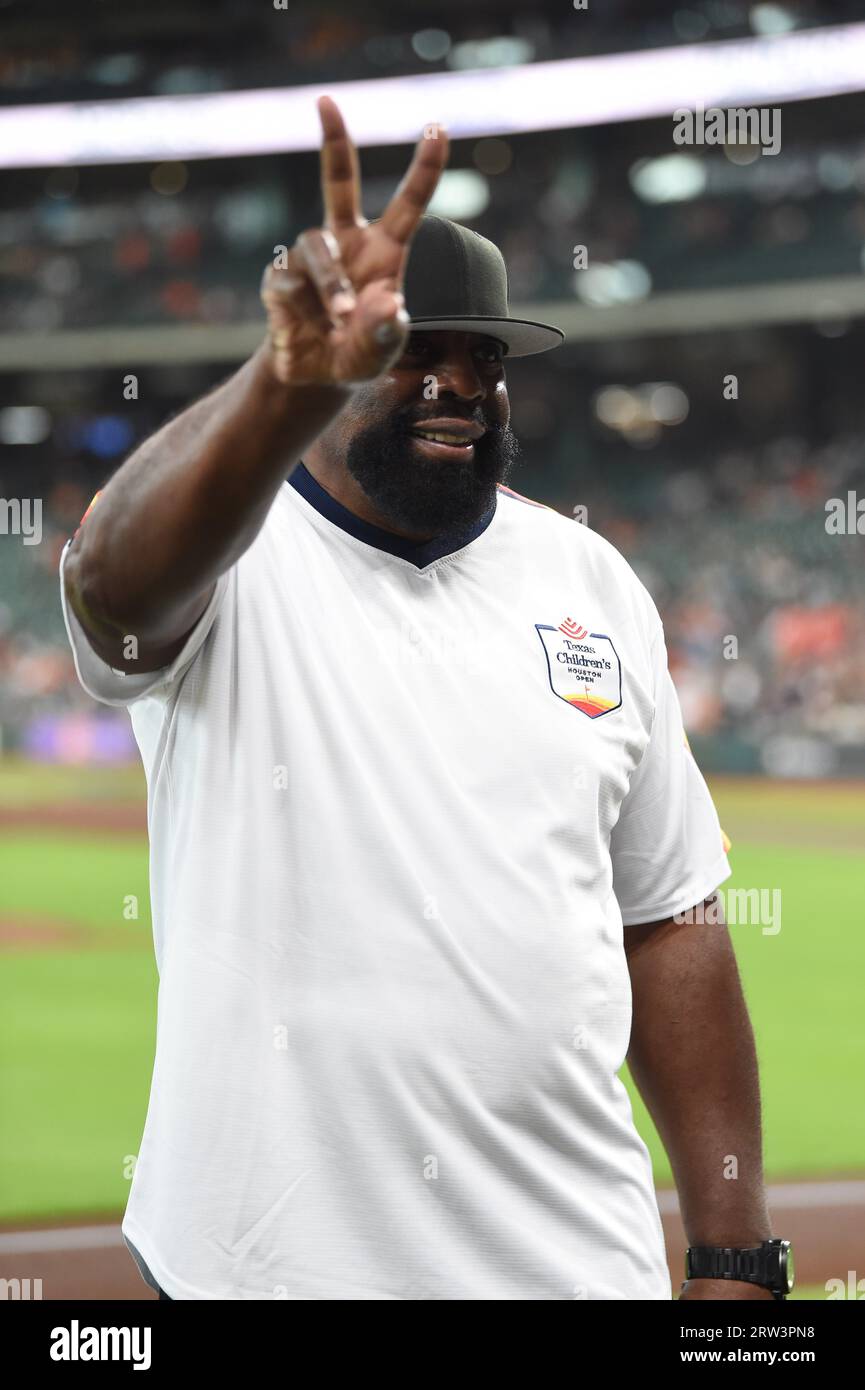 Ed ÒToo TallÓ Jones, ancien défensif de la NFL, avant le match de la MLB entre les Athletics d'Oakland et les Astros de Houston le mercredi 13 septembre 2023 Banque D'Images