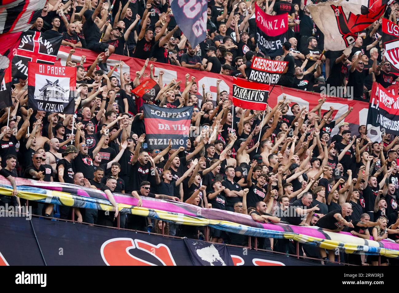 Milan, Italie. 16 septembre 2023. Supporters de l'AC Milan pendant le FC Internazionale vs AC Milan - Serie A. Credit : /Alessio Morgese / Emage Credit : Alessio Morgese/E-Mage/Alamy Live News Banque D'Images