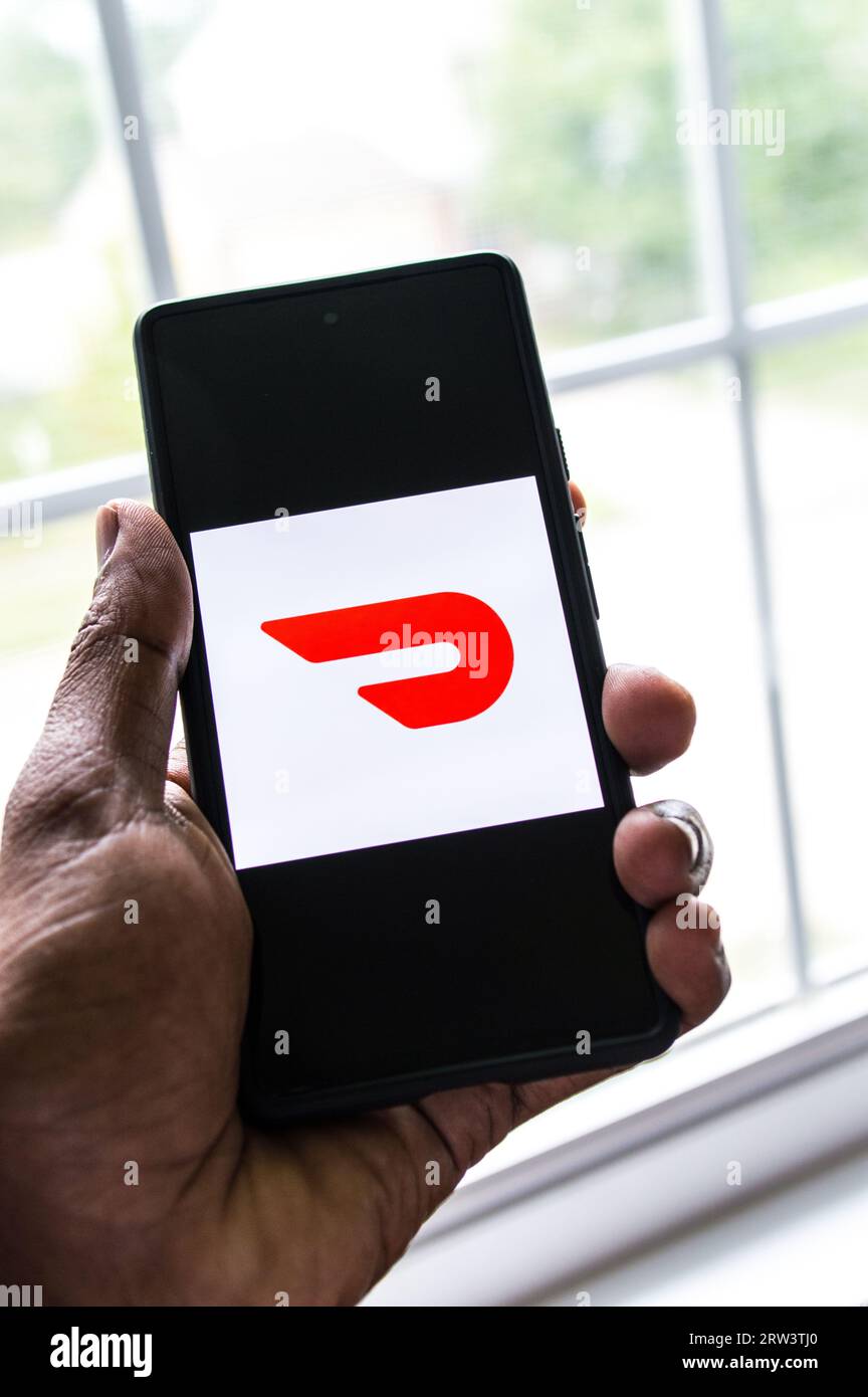 Logo Doordash sur smartphone Banque D'Images