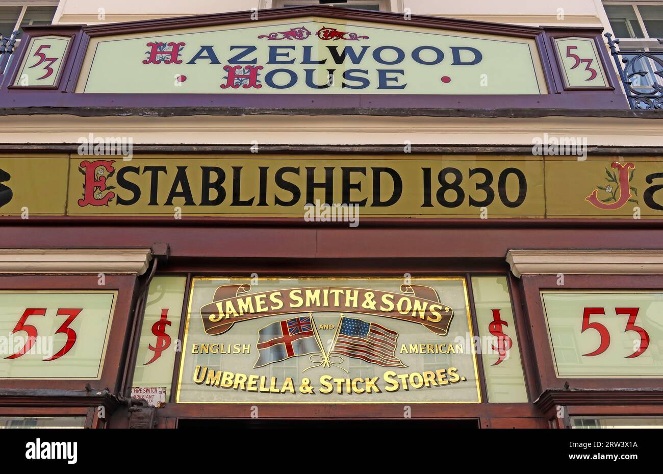 James Smith & Sons parapluies, fondée en 1830, Hazelwood House, 53 New Oxford St, Londres, WC1A 1BL Banque D'Images