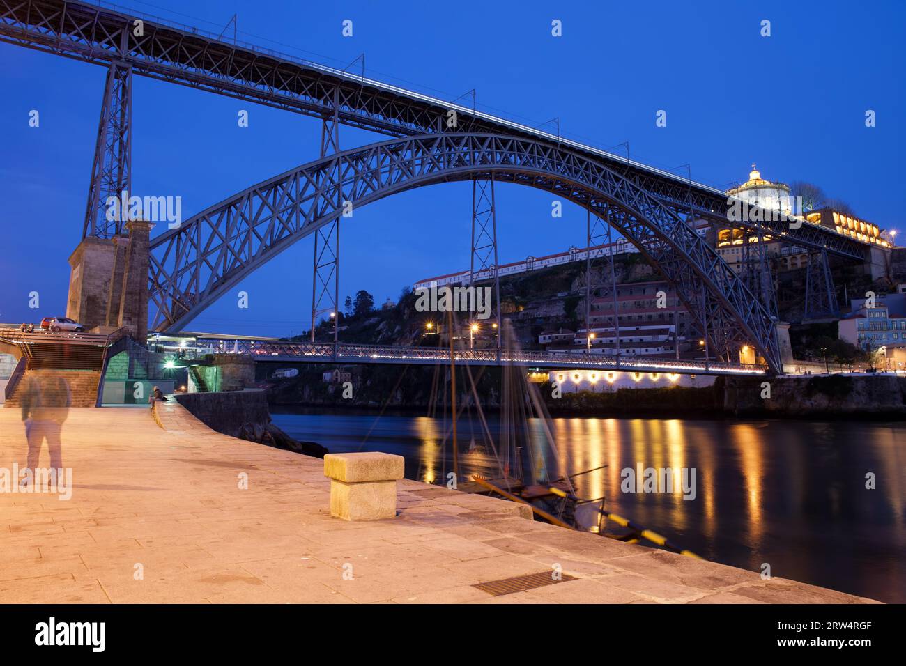 Pont Dom Luis I de nuit à Porto, Portugal Banque D'Images