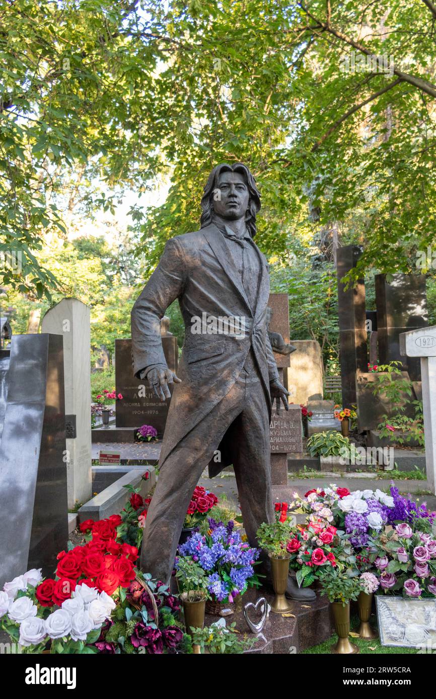 Moscou, Russie - 08.06.2023 - Mémorial au célèbre chanteur d'opéra russe soviétique Dmitriy Khvorostovskiy au cimetière de novodevichy Banque D'Images