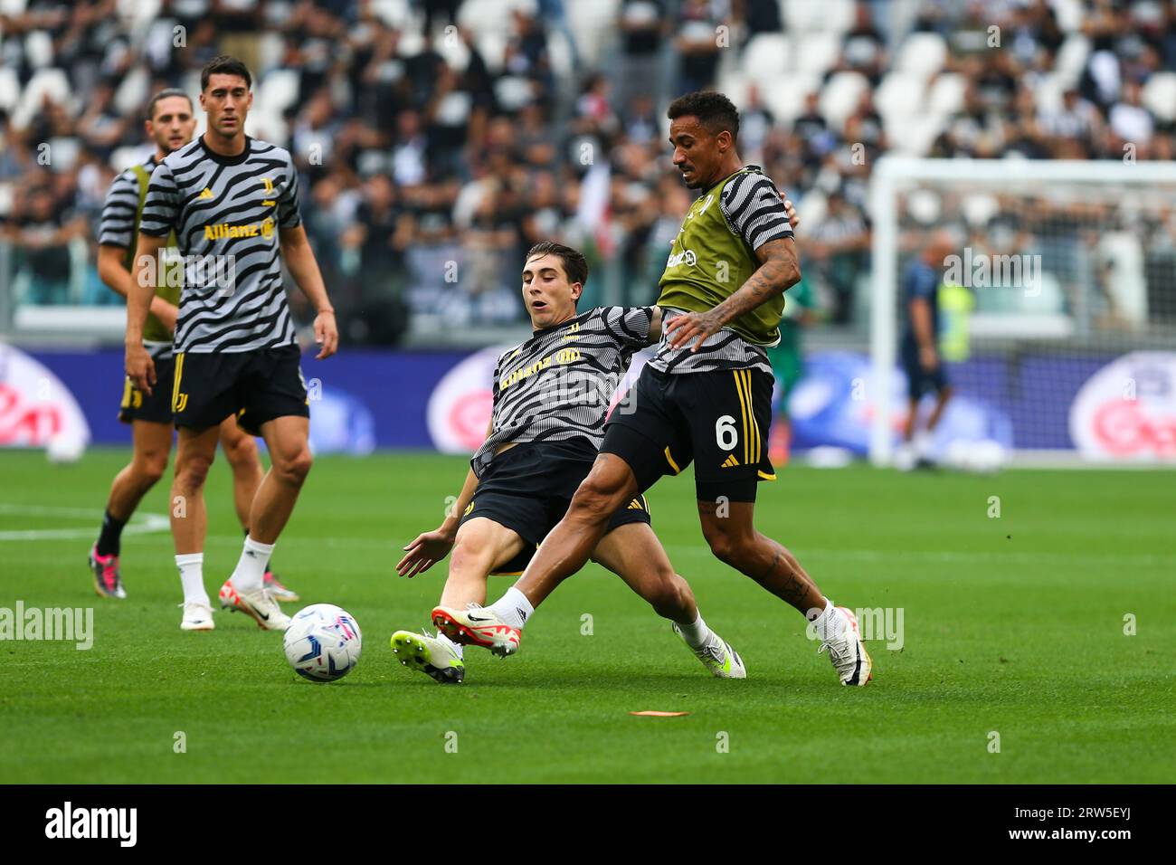 Fabio Miretti de la Juventus FC et Danilo de la Juventus FC lors du match entre la Juventus FC et la SS Lazio le 16 septembre 2023 à l'Allianz Stadium en T. Banque D'Images