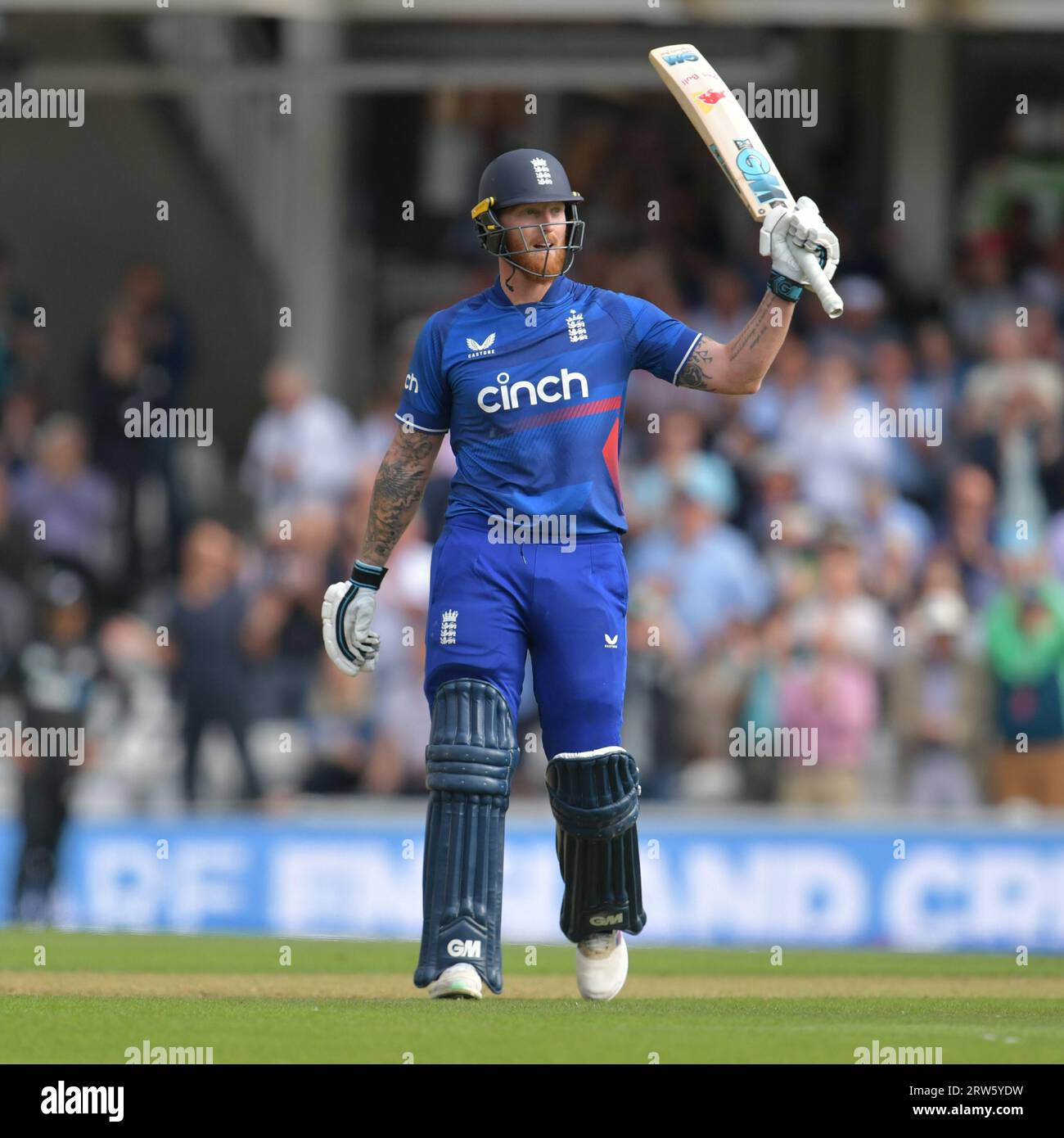 Londres, Angleterre - septembre 13 2023. Ben Stokes d'Angleterre célèbre avoir atteint 150 contre la Nouvelle-Zélande dans le 3e Metro Bank One Day International Banque D'Images