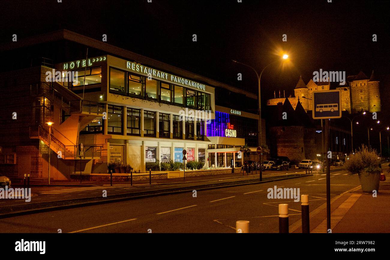 Le Restaurant panoramique et Casino de nuit à Dieppe, Normandie Dieppe est un port de pêche sur la côte normande du nord de la France Banque D'Images