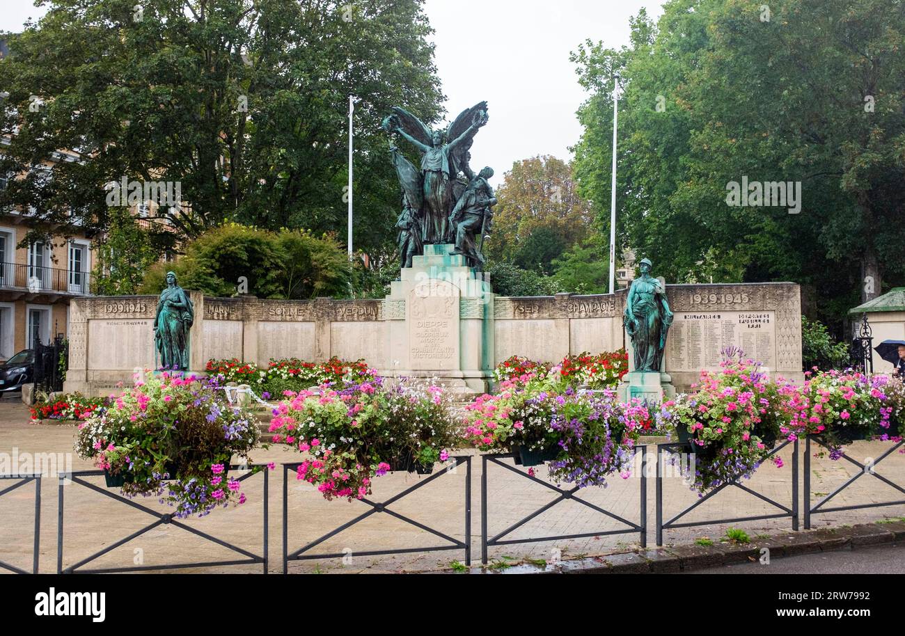 Le Mémorial de la guerre à Dieppe , Normandie , France ce mémorial commémore les habitants de Dieppe qui ont été tués ou disparus à la première et à la deuxième Guerre mondiale Banque D'Images