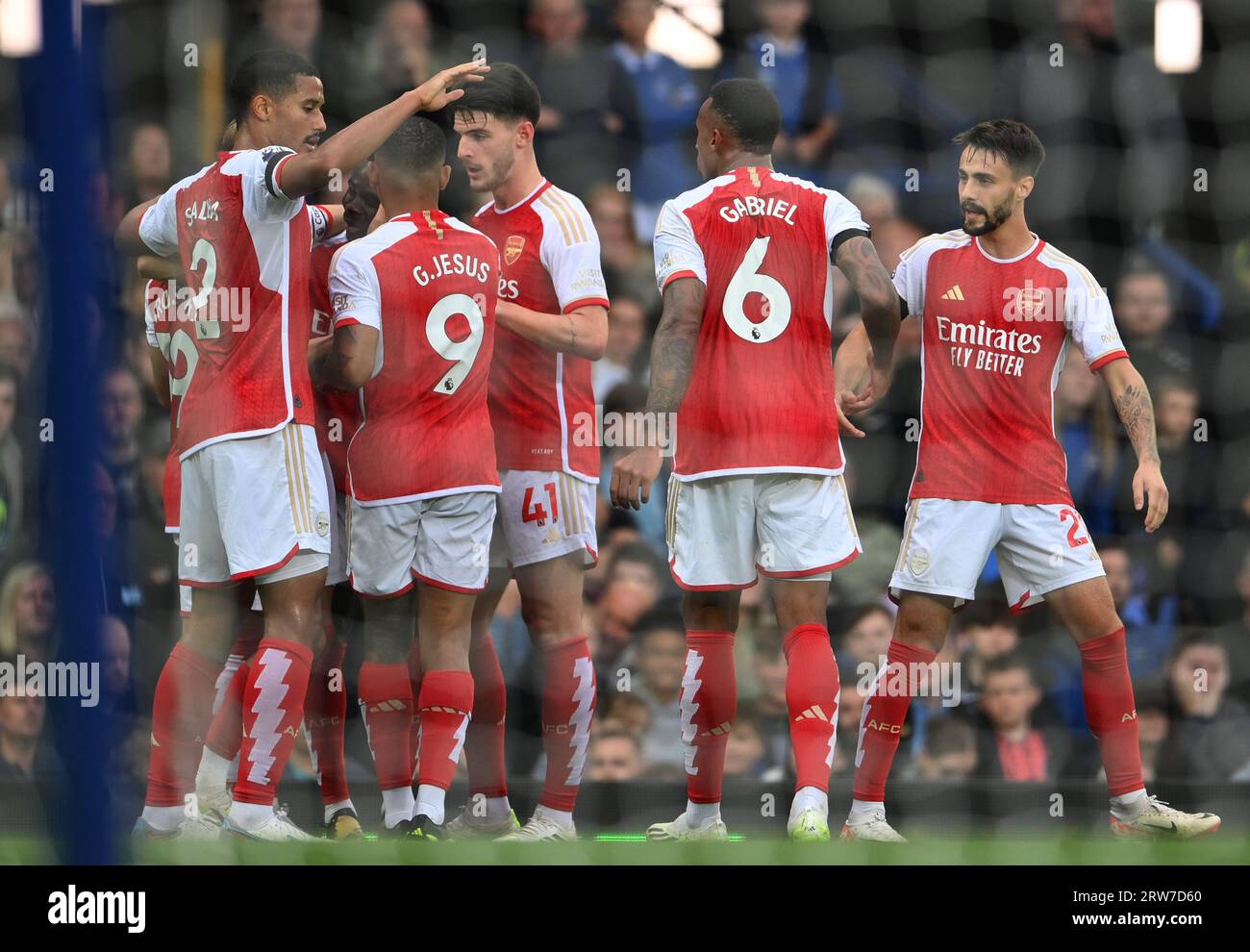 Liverpool, Royaume-Uni. 17 septembre 2023. Leandro Trossard d'Arsenal est moqué alors qu'il célèbre marquer le premier but lors du match de Premier League à Goodison Park, Liverpool. Le crédit photo devrait être : Gary Oakley/Sportimage crédit : Sportimage Ltd/Alamy Live News Banque D'Images